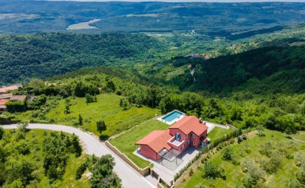 Rainis Hill Top Villa