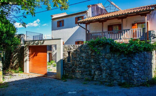 Karst house Žan Pliskovica